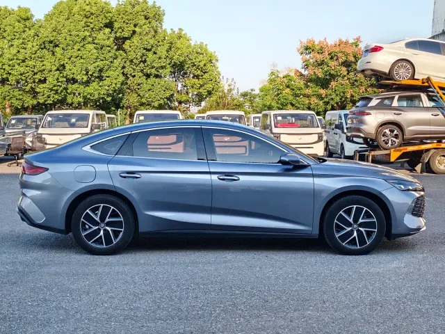 BYD Qin L — Фото автомобиля 7