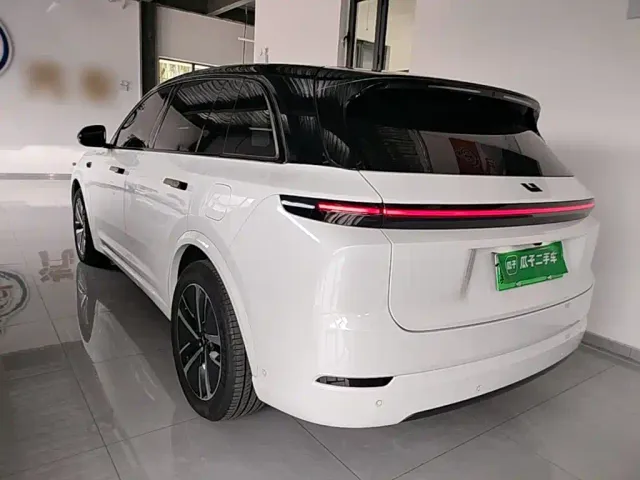 Li Auto L7 — Фото автомобиля 4