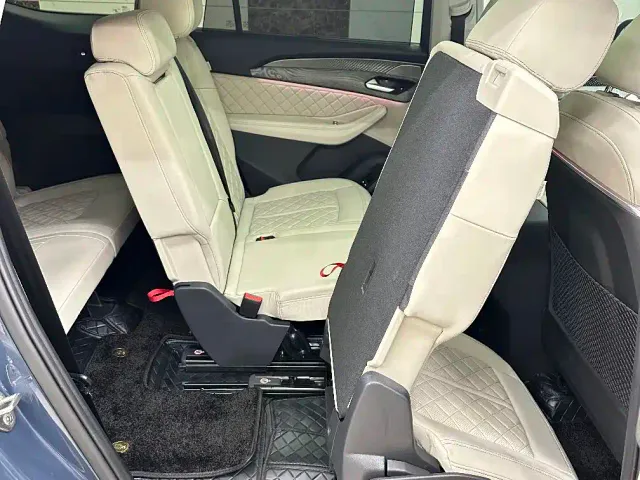 Audi Q6 — Фото автомобиля 16