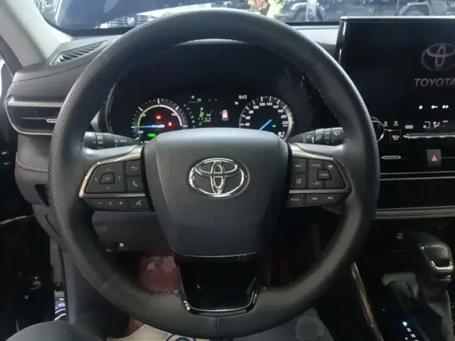 Toyota Highlander — Фото автомобиля 10