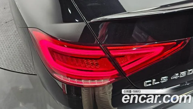 Mercedes-Benz CLS-Class — Фото автомобиля 21