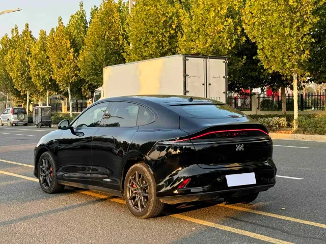 IM Motors LS6 — Фото автомобиля 9