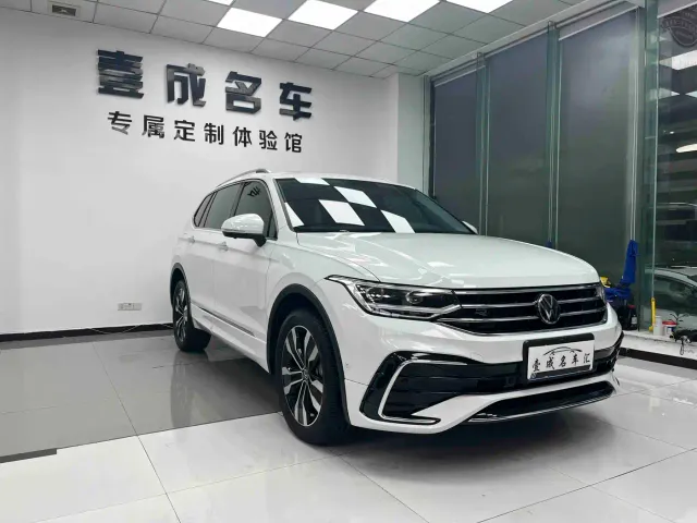 Volkswagen Tiguan L — Фото автомобиля 3