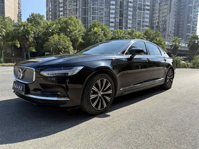 Фотография автомобиля — Volvo S90