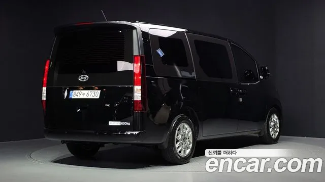 Hyundai Staria — Фото автомобиля 2