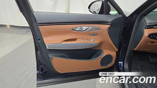 Genesis GV70 2.5T Бензин AWD — Фото автомобиля 21