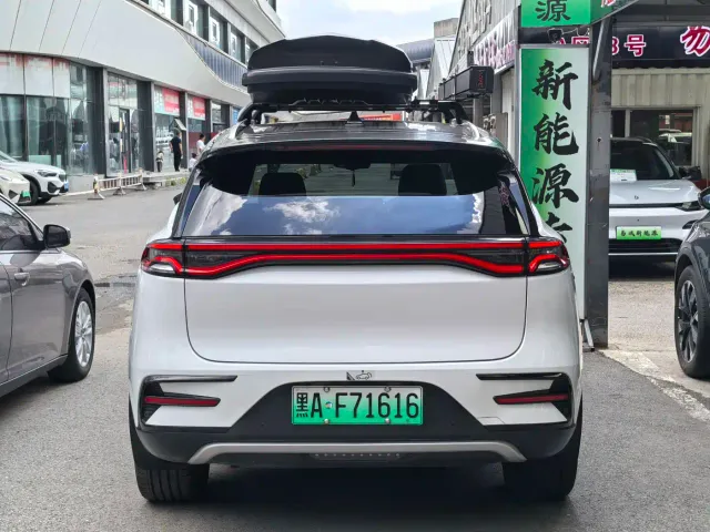 BYD Tang — Фото автомобиля 3