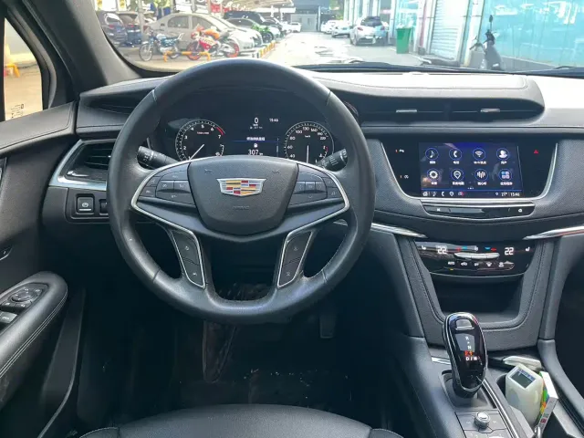 Cadillac XT5 — Фото автомобиля 8