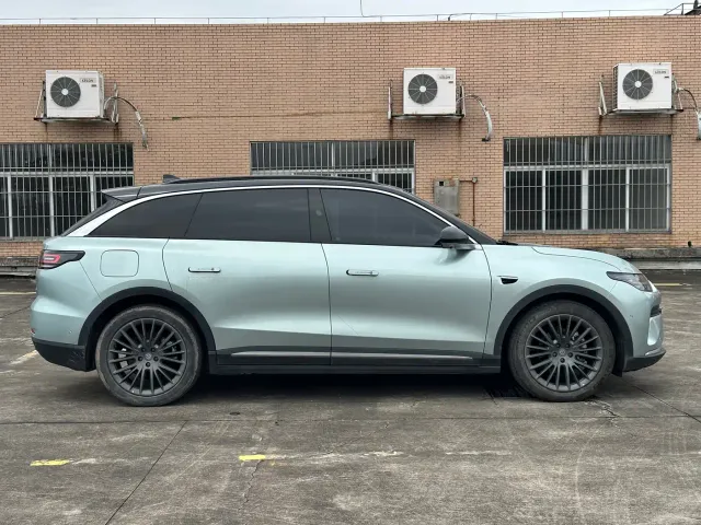 Leapmotor C11 — Фото автомобиля 4