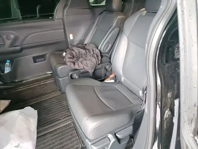 Toyota Granvia — Фото автомобиля 16