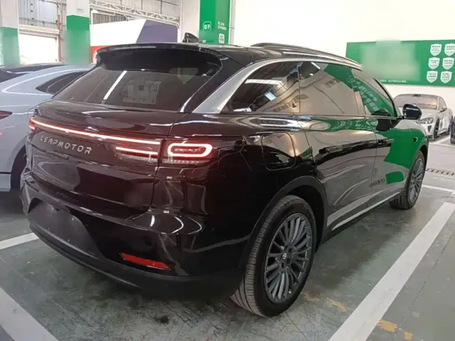 Leapmotor C11 — Фото автомобиля 6