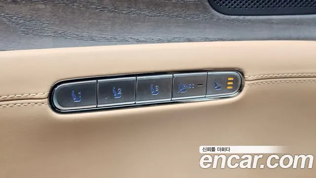 Genesis G90 Бензин 3.5 турбо AWD — Фото автомобиля 24