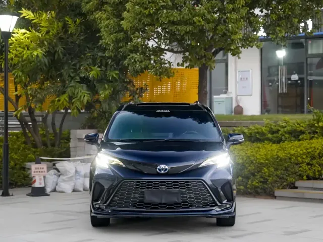 Toyota Granvia — Фото автомобиля 2