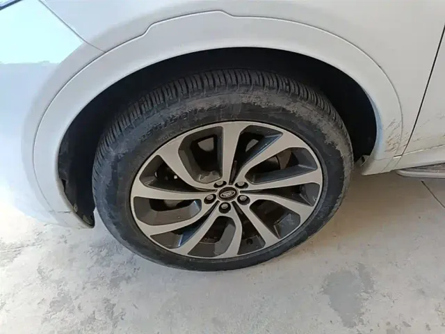 Land Rover Discovery Sport — Фото автомобиля 22