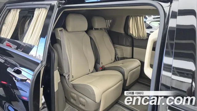 Kia Carnival Generation 4 — Фото автомобиля 12