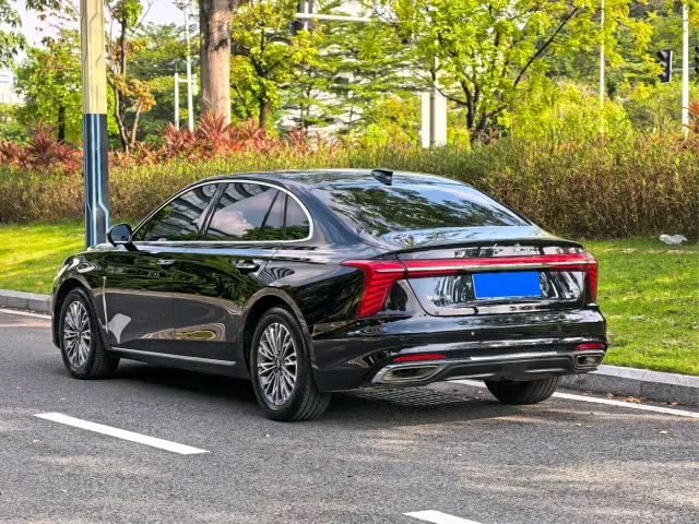 Hongqi H5 — Фото автомобиля 15