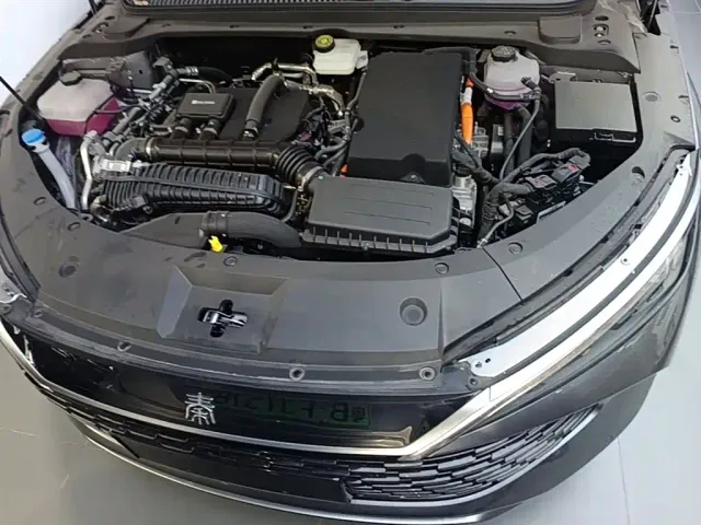BYD Qin L — Фото автомобиля 19