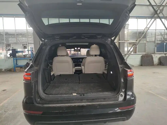 Li Auto ONE — Фото автомобиля 18
