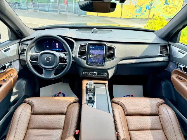 Volvo XC90 — Фото автомобиля 8