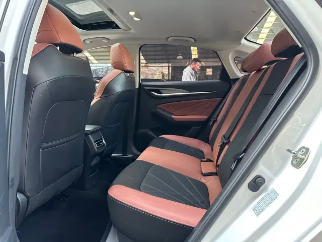 Changan Eado — Фото автомобиля 5
