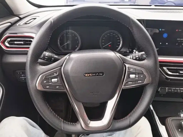 Changan Oushang X5 — Фото автомобиля 10