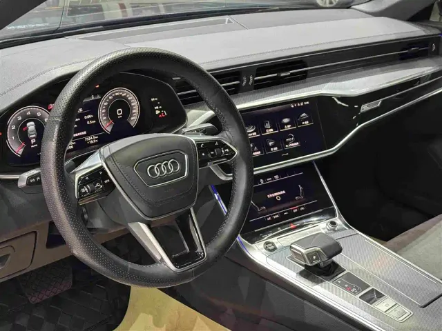 Audi A6L — Фото автомобиля 14