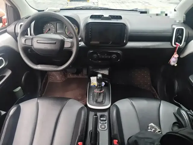 Roewe Clever — Фото автомобиля 5