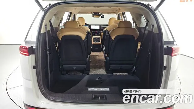 Kia Carnival Generation 4 — Фото автомобиля 25