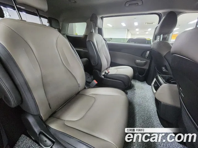 Kia Carnival Generation 4 — Фото автомобиля 18
