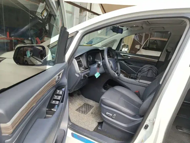 GAC Trumpchi M8 — Фото автомобиля 15