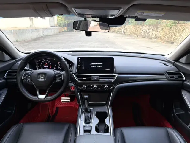 Honda Accord — Фото автомобиля 8