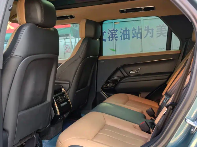 Land Rover Range Rover Sport — Фото автомобиля 9