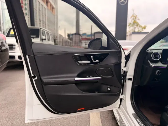 Mercedes-Benz C-Class — Фото автомобиля 12