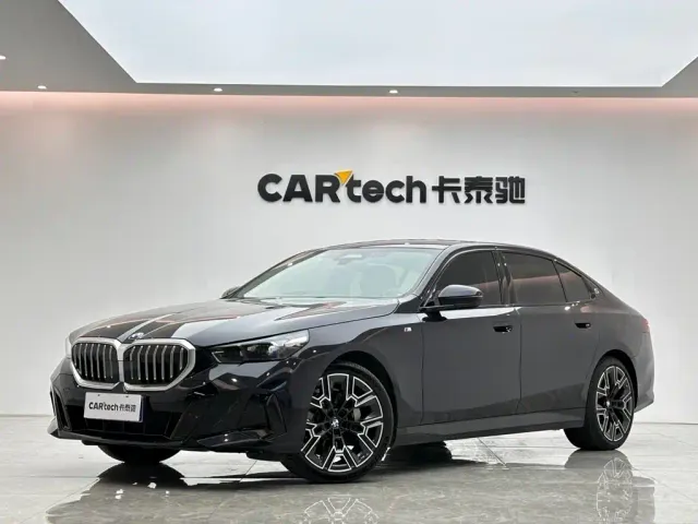 Фотография автомобиля — BMW 5 Series