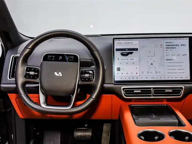 Li Auto L8 — Фото автомобиля 29
