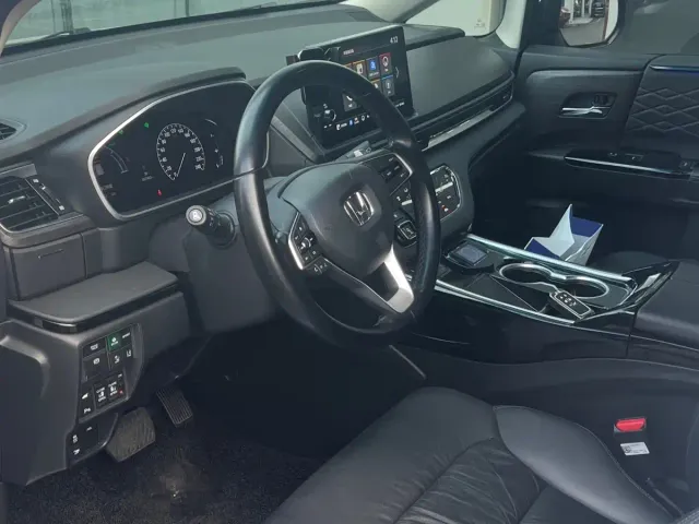 Honda Elysion — Фото автомобиля 5