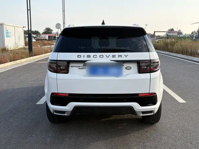 Land Rover Discovery Sport — Фото автомобиля 8
