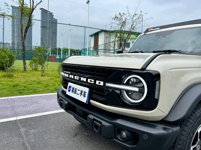 Ford Bronco — Фото автомобиля 4