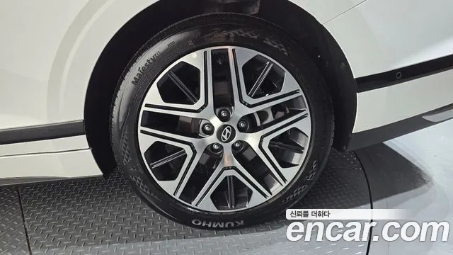 Hyundai Grandeur Grandeur (GN7) 2.5 Бензин 2WD — Фото автомобиля 20