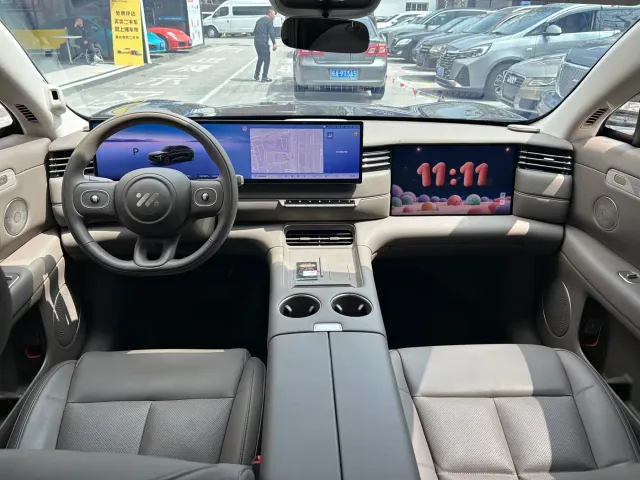 IM Motors LS6 — Фото автомобиля 10