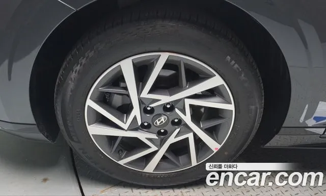 Hyundai Grandeur GN7 — Фото автомобиля 5