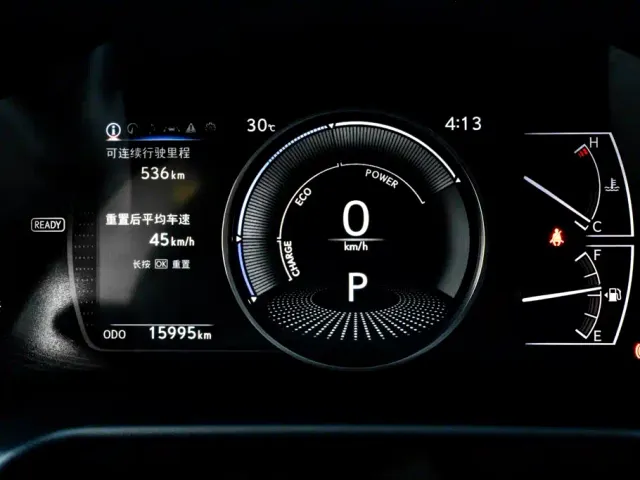 Lexus ES — Фото автомобиля 13