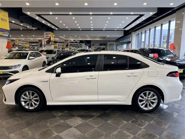 Toyota Corolla — Фото автомобиля 9