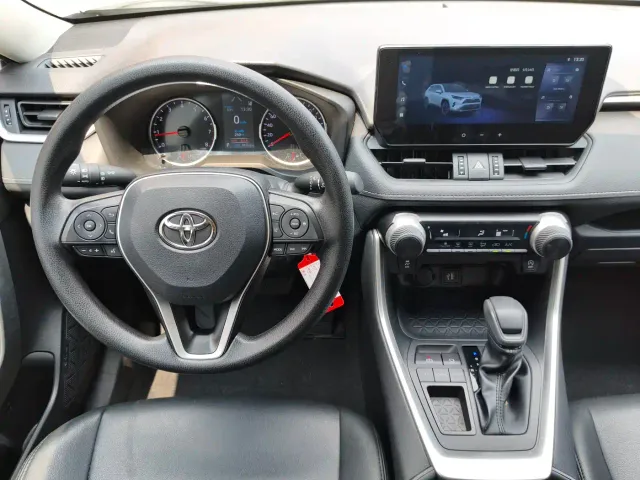 Toyota RAV4 — Фото автомобиля 14