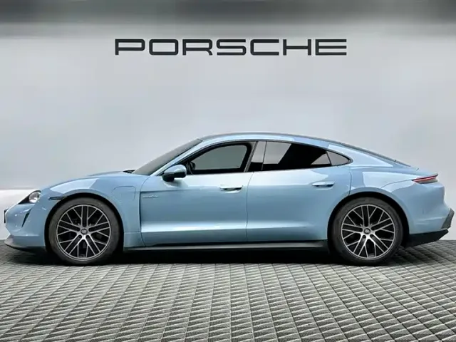 Porsche Taycan — Фото автомобиля 4