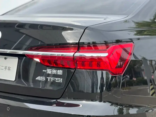Audi A6L — Фото автомобиля 14