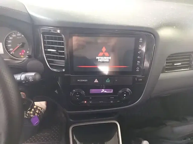 Mitsubishi Outlander — Фото автомобиля 12