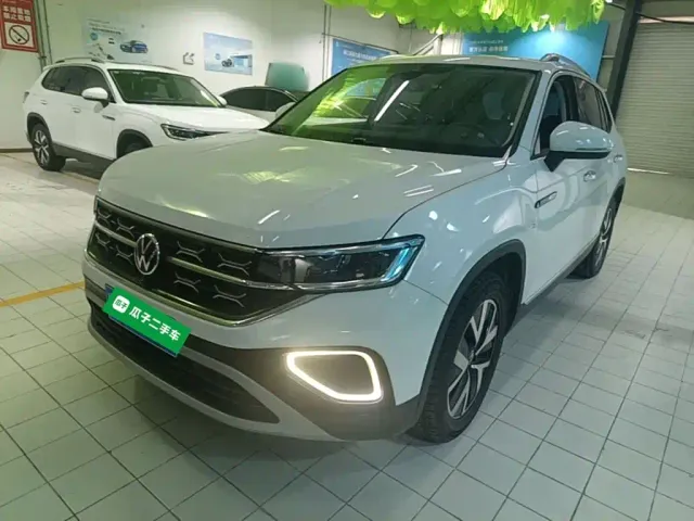 Фотография автомобиля — Volkswagen Tayron