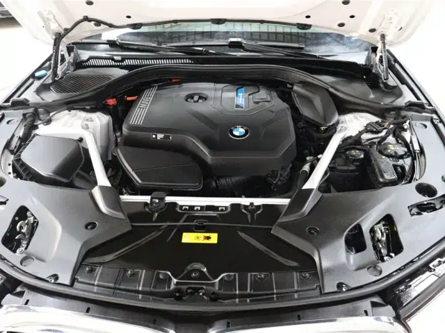 BMW 5 Series — Фото автомобиля 28