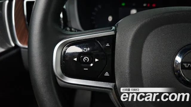 Volvo XC60 2nd Gen — Фото автомобиля 30